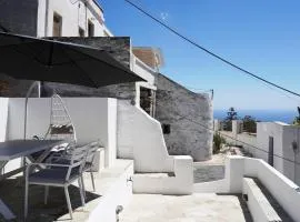 The Fig Tinos