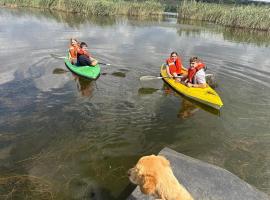 Thabametsi Farm، كوخ في Maanhaarrand