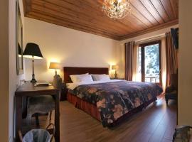 Grand Village boutique inn, hotel v destinaci Méga Khoríon