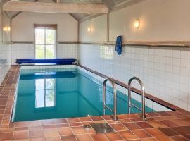 Nice Home In Tj&ouml;rn With Sauna, hotel de lujo en Toften&auml;s