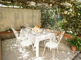 Amazing Apartment In Monteriggioni