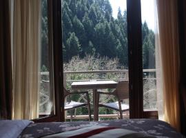 Grand Village boutique inn, hotel in Méga Khoríon