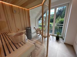 Wellness-Ferienhaus mit Dampfbad & Sauna am N&uuml;rburgring, hotel con spa en Leimbach