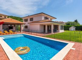 4 Bedroom Beautiful Home In Kostrena, Hotel in Kostrena