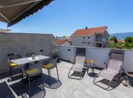 Beautiful Apartment In Pinezici