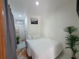 West Coast Beach House, 5-sterrenhotel in Moalboal