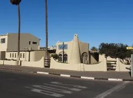 DESERT DREAMS BED and BREAKFAST CC