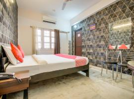 ํํธ๋์ ์์นํ ํธํ
OYO Flagship 78696 Hotel Kamini