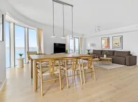 35th Floor Panorama Ocean View Apartment