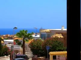 Apartament z widokiem na morze 250 m od plaży