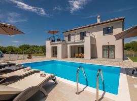 Villa surrounded by nature, hotel v destinaci Vrh