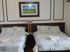 Jalan Kamus, Simpang Empat Holiday home
