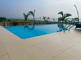Infinity Pool Villas , free private pool airport shuttle, hotel in Entebbe