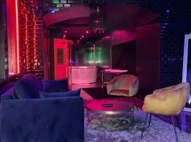 La Suite Marylin, Loft de 90m2 avec Sauna et Jacuzzi