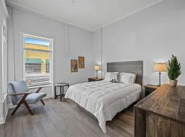 300 Laurel Lofts Unit 1