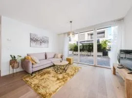 Modern 1 Bedroom in Montreux Center by GuestLee