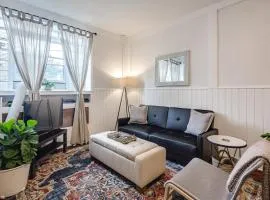 Parkside Haven - Charming 1BR Corner Property