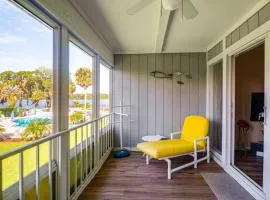 Quaint Welaka Getaway Steps to St Johns River!