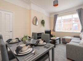 Large cosy house - free on street parking, hotel in Liverpool