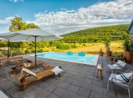 Villa ''Stone Garden'' - Countryside with Heated Pool & Hot Tub
