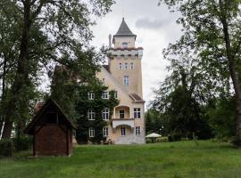 Zamek Nowęcin, hotel v Łebe