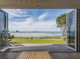 Beachfront Beauty - Whangamata Beachfront Home