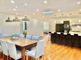 Shell Cove,Game Room, 3 Baths, King Bed, 7kW EV Point, Spacious 1-Story Home, Hotel in Dunmore