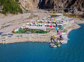Luxus Hunza Attabad Lake Resort, hotell sihtkohas Hunza