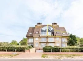 Apartment in De Panne near the Beach