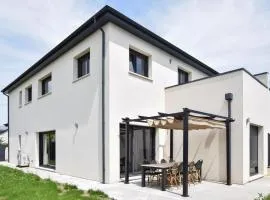 Lovely Home In Grentheville With Wifi