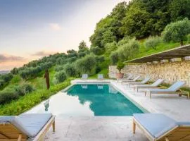 Villa Sunset, Luxury Farmhouse with Infinity Pool