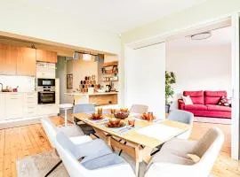 Luxury And Spacious Apartment at the Hearth of the City