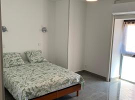 Hôtel a Agde la Galiote, hotel in Agde