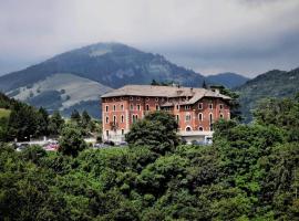 Hotel Stella Alpina, hotel v destinaci Spiazzi Di Caprino
