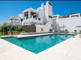 Casa Elah - Luxury Villa، فندق في نيرخا