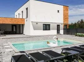 Beautiful Home In Rokovci With Sauna