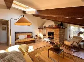 Romantic Country Home with Two Suites