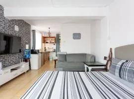 Sunny Spacious Studio