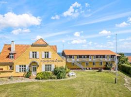 Lovely Apartment In Gudhjem With Wifi，位于古兹耶姆的酒店