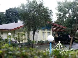 Rumah Engkong Villa & Studio