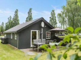 2 Bedroom Lovely Home In Hovborg