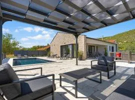 Stunning Home In Sibenik With Kitchen
