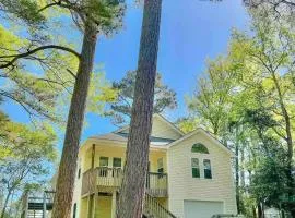 Spacious OBX Home with Kayaks & Bikes Close to Beach & Amenities