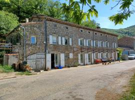 La CELINA, hotel v destinaci Saint-Étienne-de-Serres