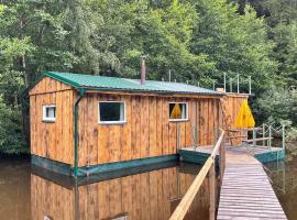 Houseboat U Vodníka, ubytování na lodi v destinaci Krásná Hora