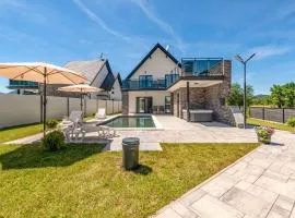 3 Bedroom Awesome Home In Debelo Brdo