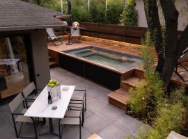 Sylvia Camping & Luxury Suites, Panel Hospitality Homes & Villas, hotel con estacionamiento en Litochoro