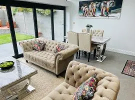 Grass Court Terrace - walking distance from Wimbledon Championships