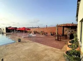 skhirat casa con piscina