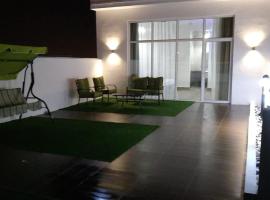 Kalnu kotedža ALHakim chalet pilsētā Arzat